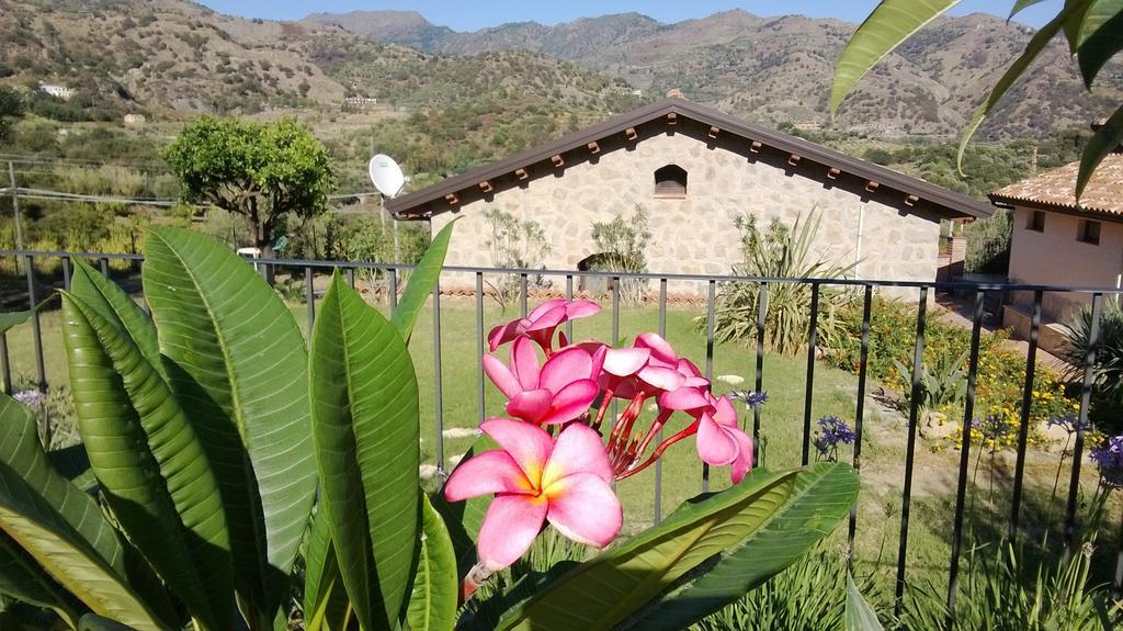 Taormina Villa Ibiscus Alcantara Gaggi Szoba fotó