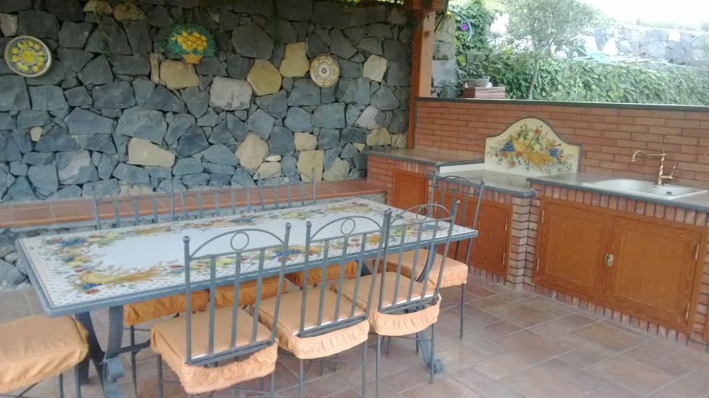 Taormina Villa Ibiscus Alcantara Gaggi Szoba fotó