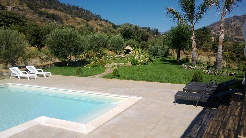 Taormina Villa Ibiscus Alcantara Gaggi Szoba fotó