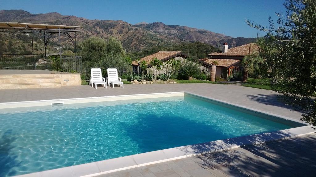 Taormina Villa Ibiscus Alcantara Gaggi Szoba fotó